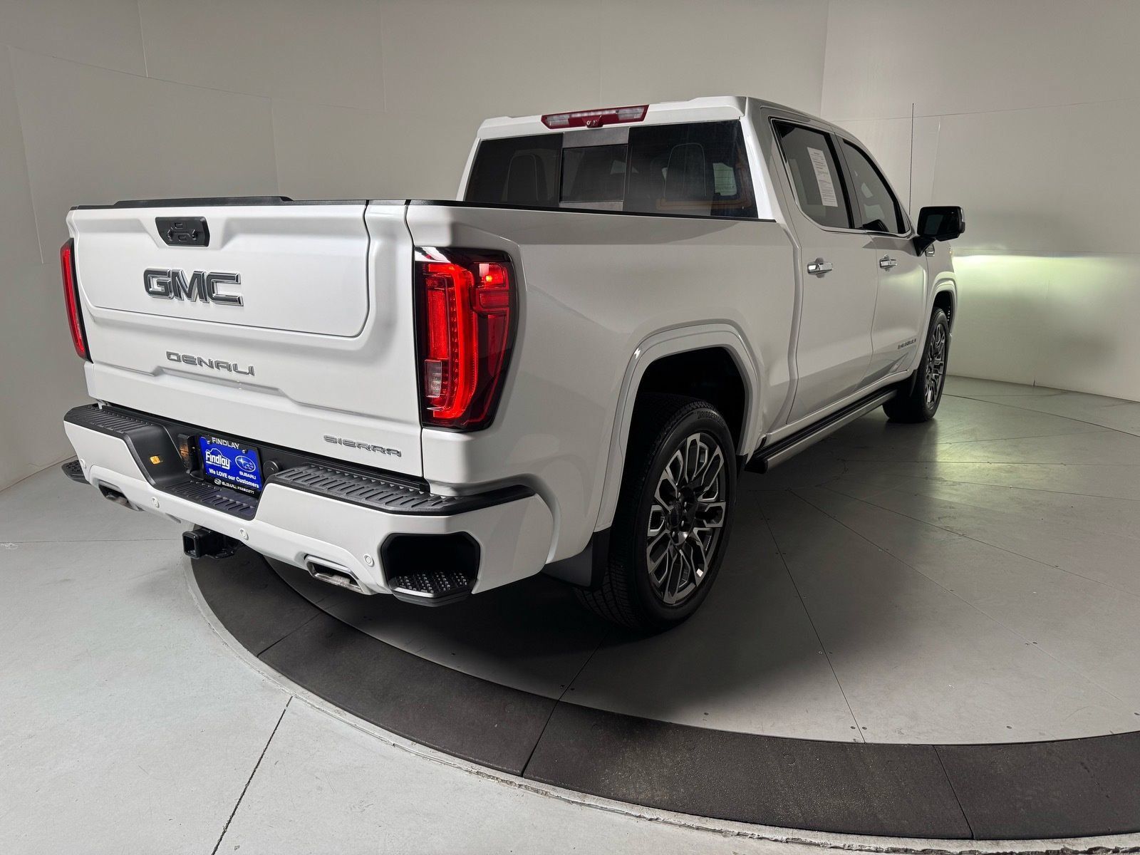 Used 2024 GMC Sierra 1500 Denali Ultimate AWD/4WD image 5
