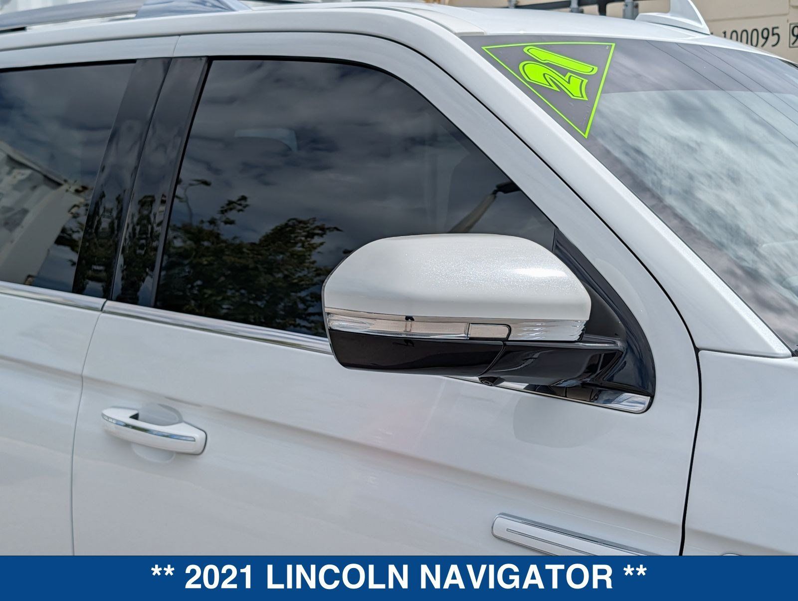 Used 2021 Lincoln Navigator Reserve AWD/4WD image 11