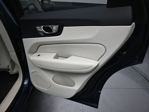 New 2026 Volvo XC60 B5 Ultra w/ Climate Package image 24