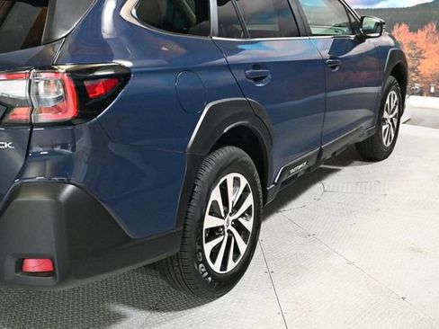Certified 2025 Subaru Outback Premium AWD/4WD image 9