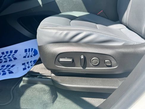 Used 2020 Buick Enclave Premium w/ Sun and Sites Package AWD/4WD image 18