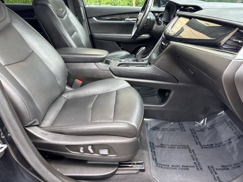 Used 2022 Cadillac XT6 Premium Luxury FWD image 13