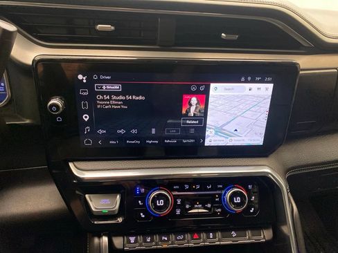 Used 2024 GMC Sierra 2500 Denali w/ Denali Reserve Package AWD/4WD image 14