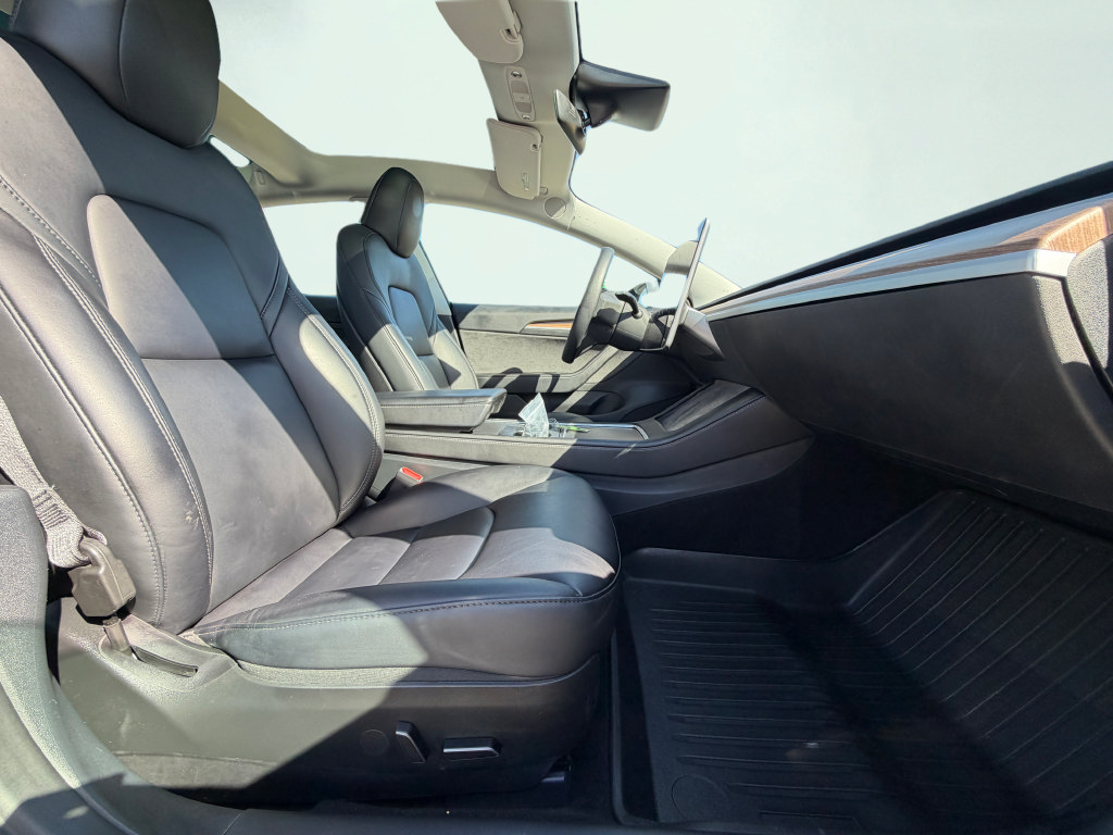 Used 2023 Tesla Model 3 Standard Range RWD image 37