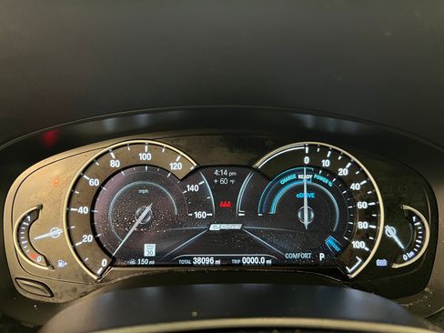 Used 2019 BMW 530e w/ Convenience Package image 20