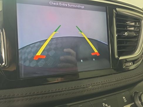 Used 2018 Chrysler Pacifica Limited FWD image 17