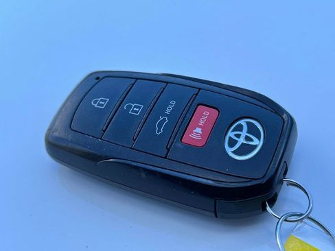 Used 2025 Toyota Camry LE FWD image 10