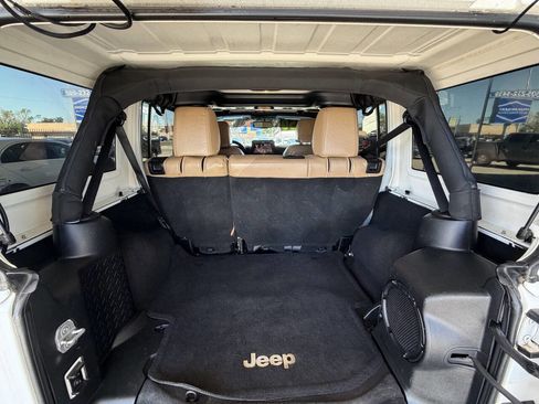Used 2013 Jeep Wrangler Unlimited Sahara w/ Dual Top Group AWD/4WD image 19