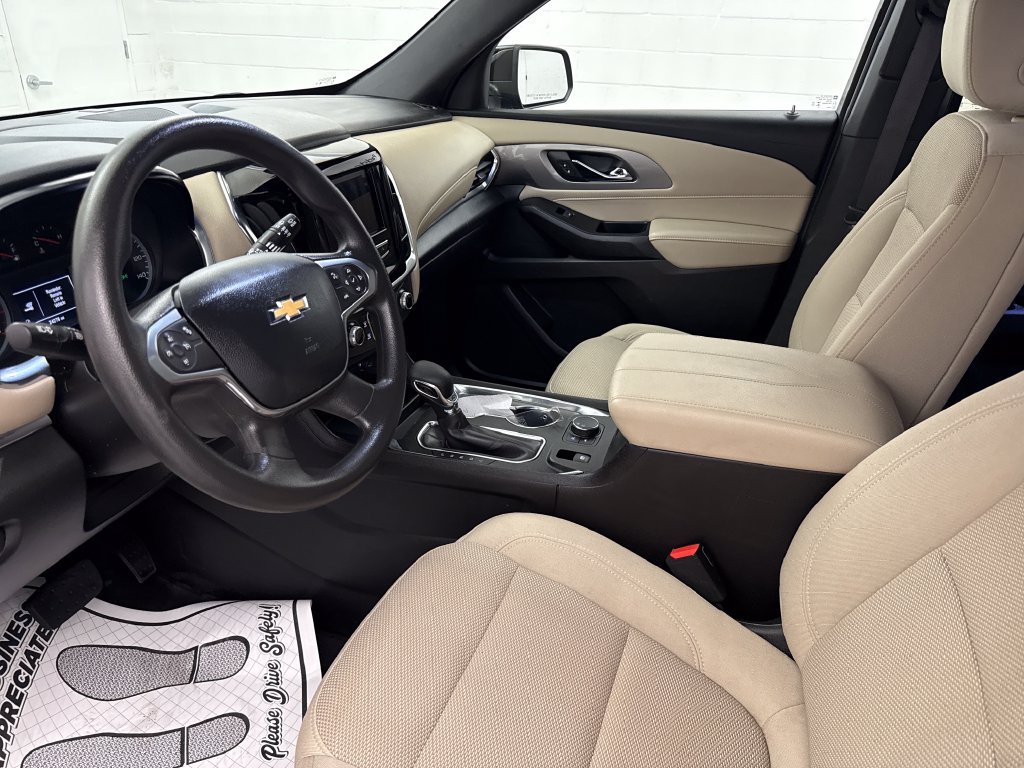 Used 2023 Chevrolet Traverse LS FWD image 11