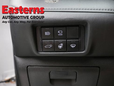 Used 2021 Toyota Highlander Limited AWD/4WD image 23