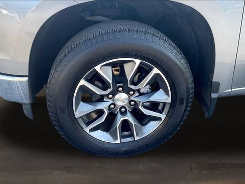 Used 2023 Chevrolet Silverado 1500 LT AWD/4WD image 34