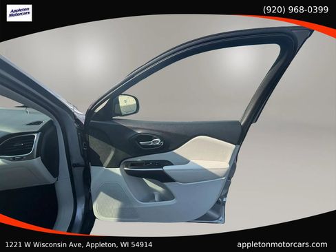 Used 2019 Jeep Cherokee Limited w/ Technology Group AWD/4WD image 43