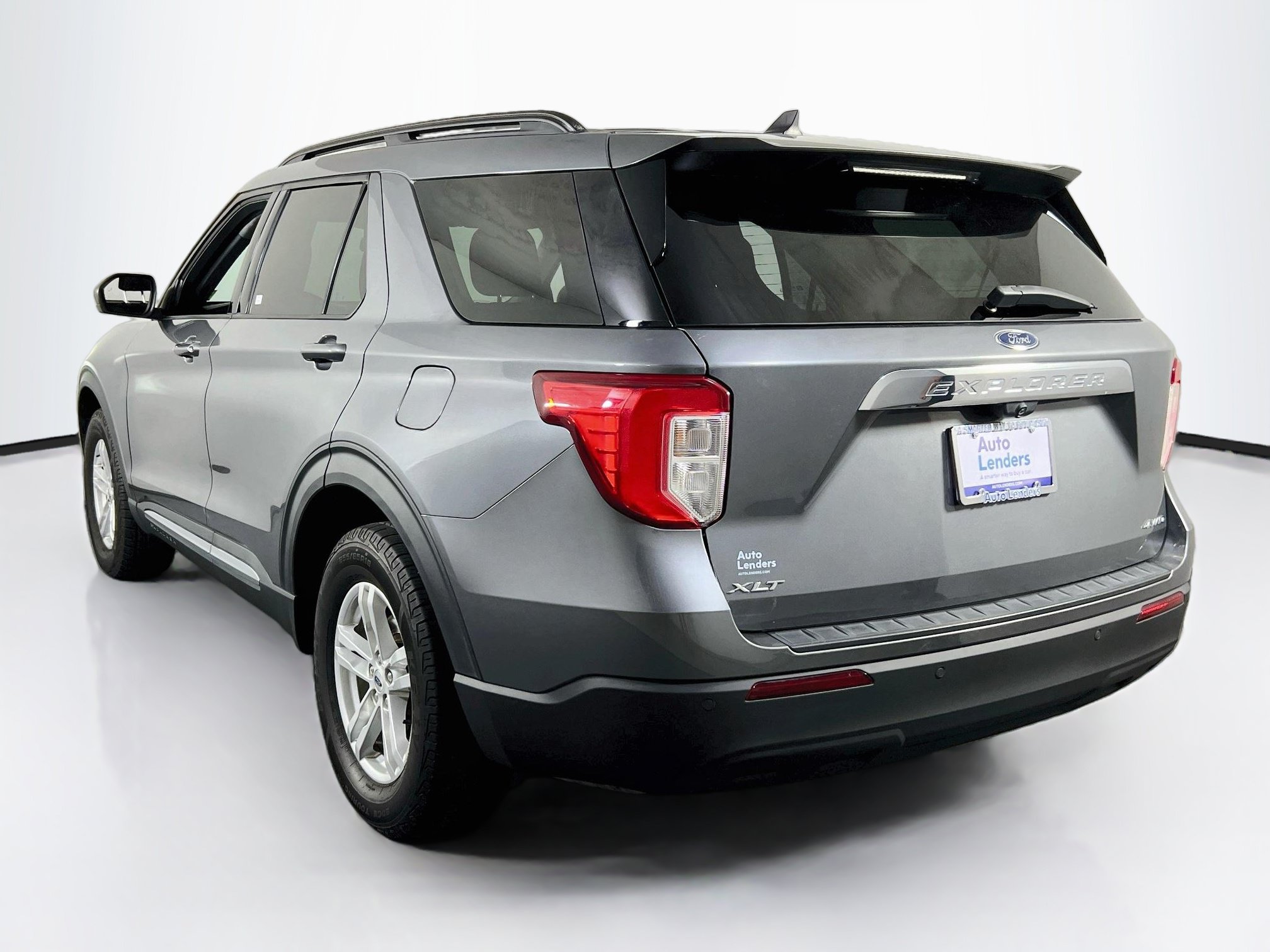Used 2021 Ford Explorer XLT AWD/4WD image 7