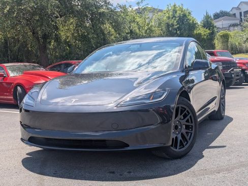 Used 2025 Tesla Model 3 Long Range RWD image 3