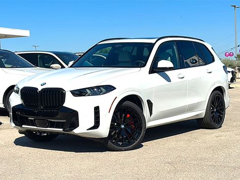 New 2026 BMW X5 xDrive40i w/ M Sport Package AWD/4WD image 2