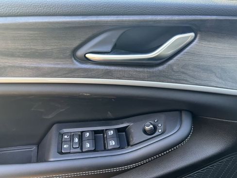 New 2026 Jeep Grand Cherokee Laredo image 15