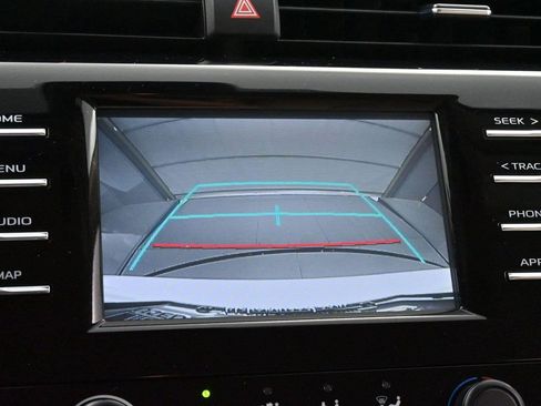 Used 2019 Toyota Camry LE FWD image 19