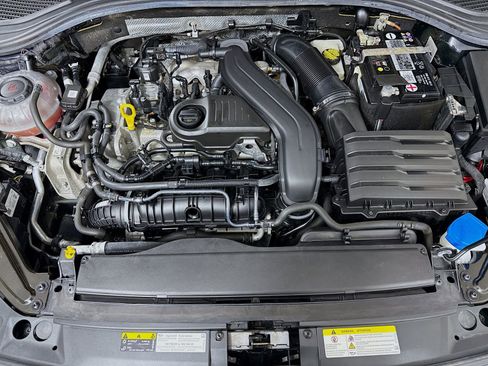 Certified 2023 Volkswagen Jetta SE w/ Panoramic Sunroof Package FWD image 27