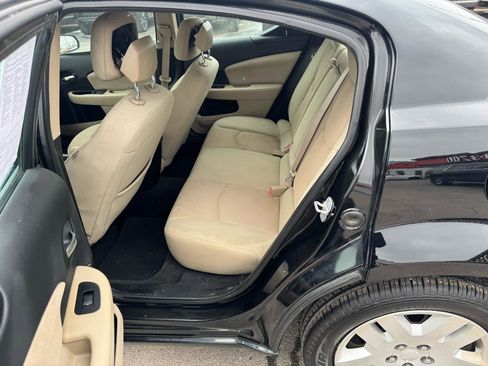 Used 2013 Dodge Avenger SE image 11