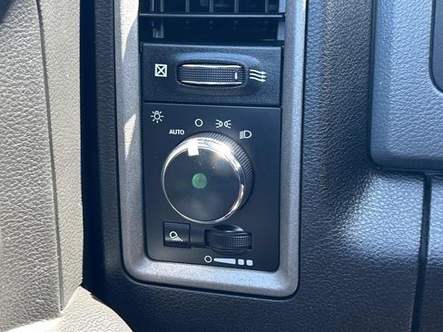Used 2019 RAM 1500 Tradesman w/ Popular Equipment Group AWD/4WD image 38