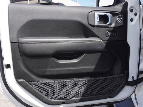 Used 2023 Jeep Gladiator Overland AWD/4WD image 17