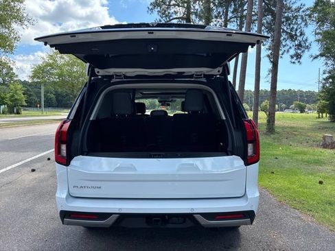 Used 2025 Ford Expedition Platinum AWD/4WD image 19