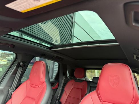 Certified 2025 Porsche Cayenne S image 16