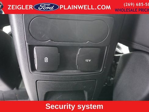 Used 2024 Ford Explorer XLT w/ Equipment Group 202A image 14