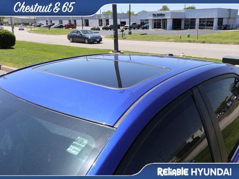 Used 2018 Toyota Corolla SE w/ SE Premium Package FWD image 14