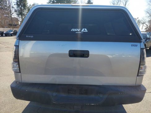 Used 2012 Toyota Tundra 4x4 Double Cab w/ TRD Off-Road Pkg image 5