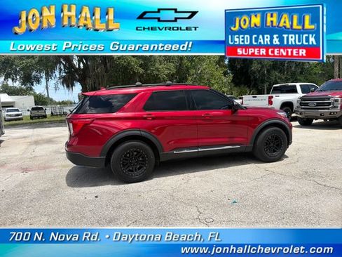 Used 2020 Ford Explorer XLT w/ Equipment Group 202A AWD/4WD image 13