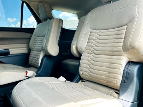 Used 2020 Ford Explorer XLT image 51