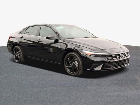 New 2026 Hyundai Elantra SE FWD image 3