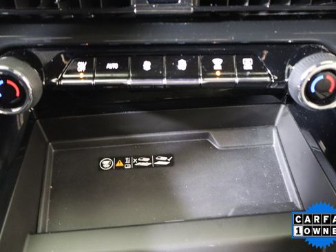 Used 2025 Chevrolet Suburban LT image 27