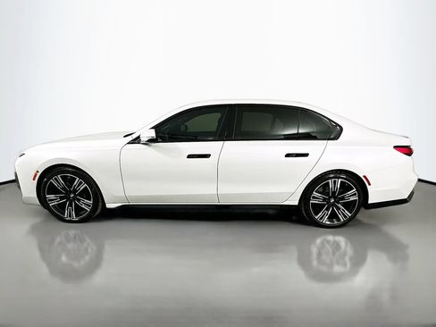 Certified 2024 BMW 760i xDrive w/ Executive Package AWD/4WD image 8
