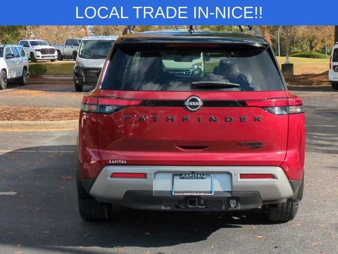 Used 2023 Nissan Pathfinder Platinum image 4