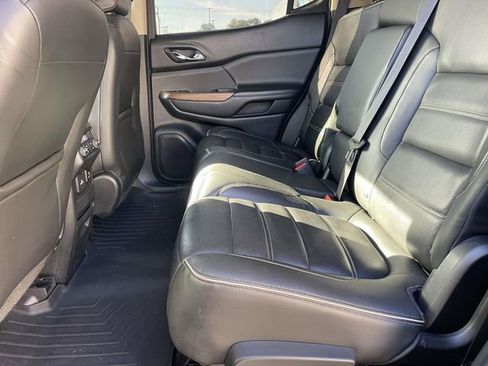 Used 2017 GMC Acadia Denali w/ Technology Package FWD image 10