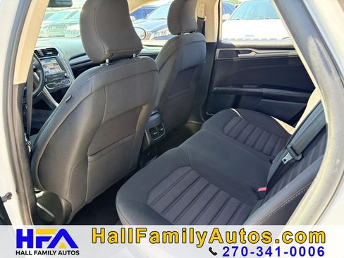 Used 2019 Ford Fusion SE FWD image 11