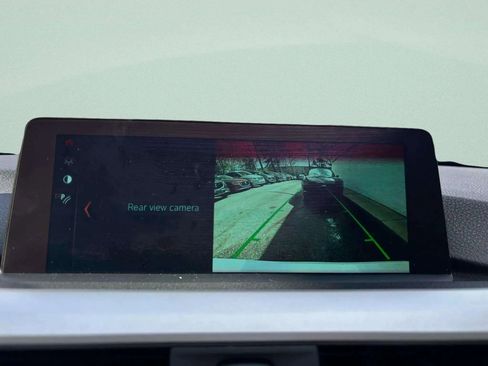 Used 2018 BMW 320i xDrive Sedan w/ Convenience Package image 25