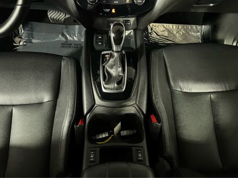 Certified 2022 Nissan Rogue Sport SL image 11