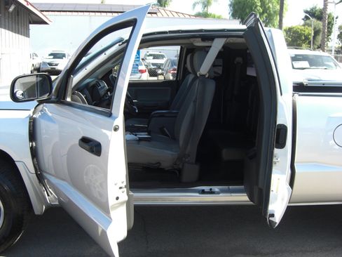 Used 2011 Dodge Dakota Big Horn w/ Utility Group image 20