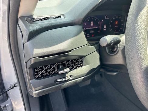 Certified 2023 Honda Accord EX image 11