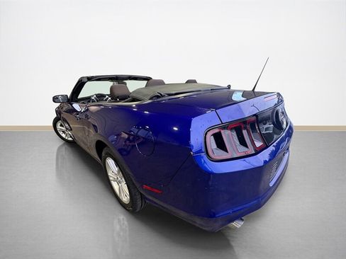 Used 2013 Ford Mustang Convertible image 6