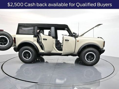 New 2025 Ford Bronco Badlands image 40