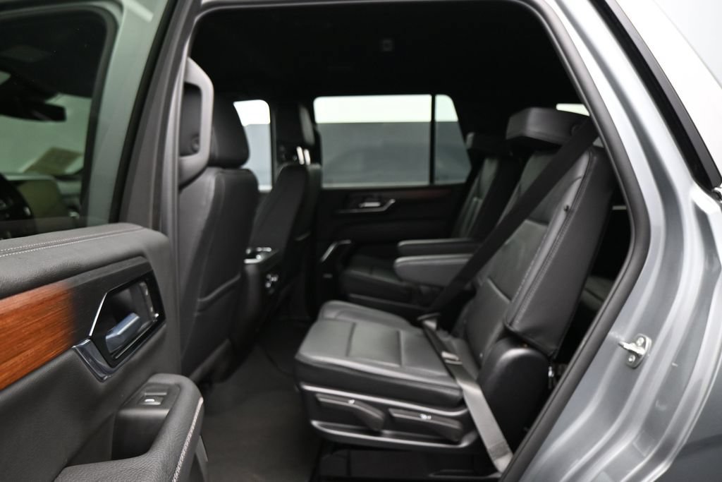 Used 2025 GMC Yukon Denali AWD/4WD image 27