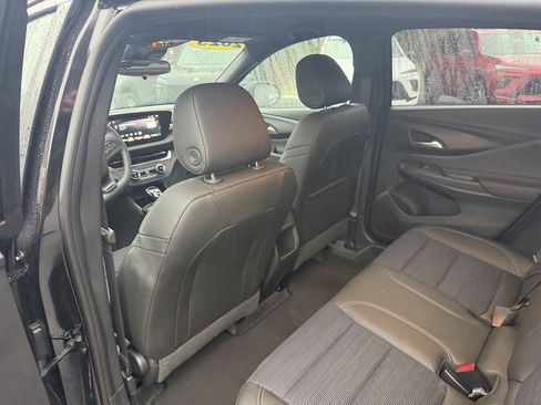 Used 2025 Buick Envista Preferred image 15