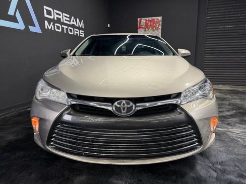 Used 2017 Toyota Camry LE FWD image 2