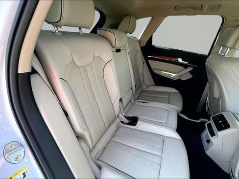 Used 2023 Audi Q5 Premium w/ Premium Plus Package AWD/4WD image 29