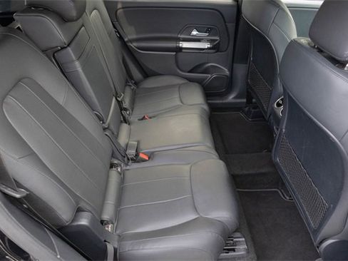 Used 2023 Mercedes-Benz GLB 250 4MATIC image 15