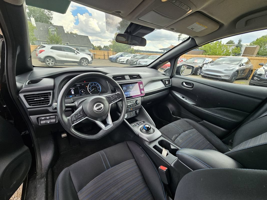 Used 2025 Nissan Leaf S FWD image 3